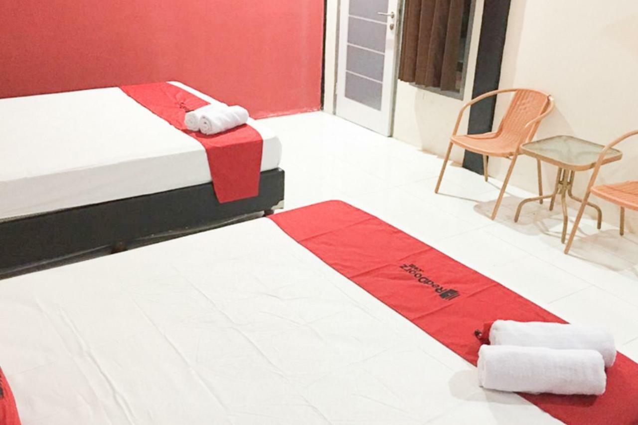 Reddoorz @ Simpang Lima Jupiter Sorong Exterior foto