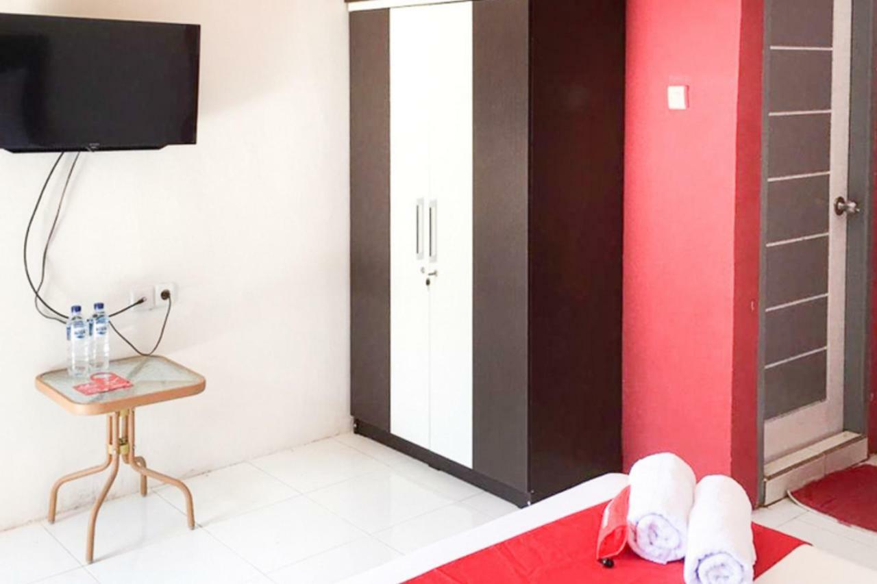 Reddoorz @ Simpang Lima Jupiter Sorong Exterior foto