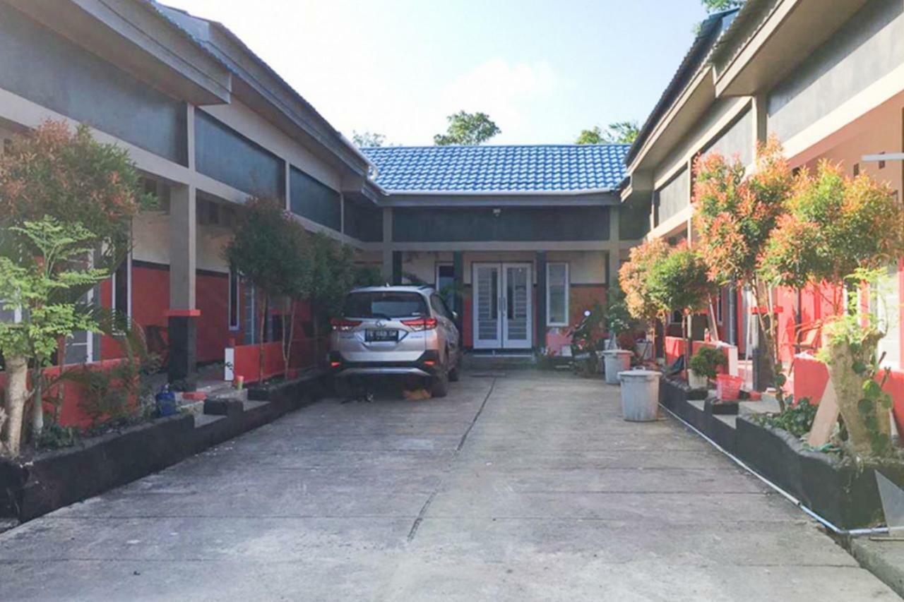 Reddoorz @ Simpang Lima Jupiter Sorong Exterior foto